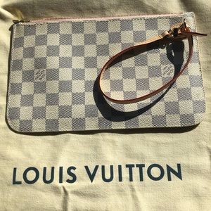 Louis Vuitton Neverfull Pouchette